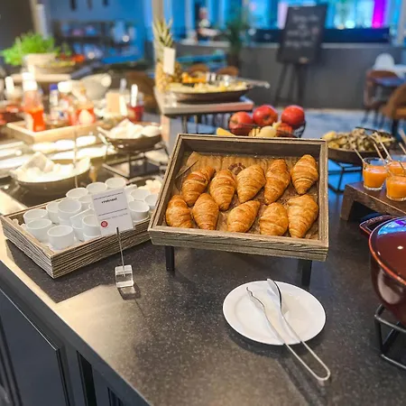 Apartamento Seaside Promenade Strolls From A 2br Downtown Bodø