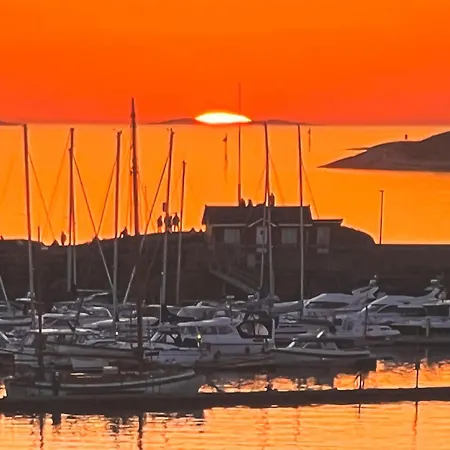 Seaside Promenade Strolls From A 2br Downtown * Bodø