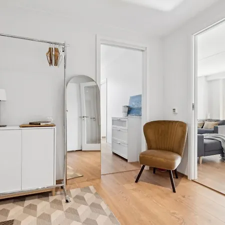 Seaside Promenade Strolls From A 2br Downtown Appartement Bodø