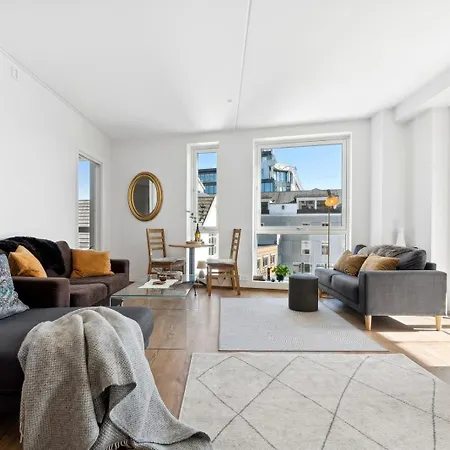 Seaside Promenade Strolls From A 2br Downtown Appartement *