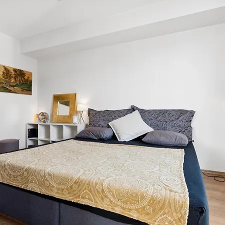 Seaside Promenade Strolls From A 2br Downtown * Bodø